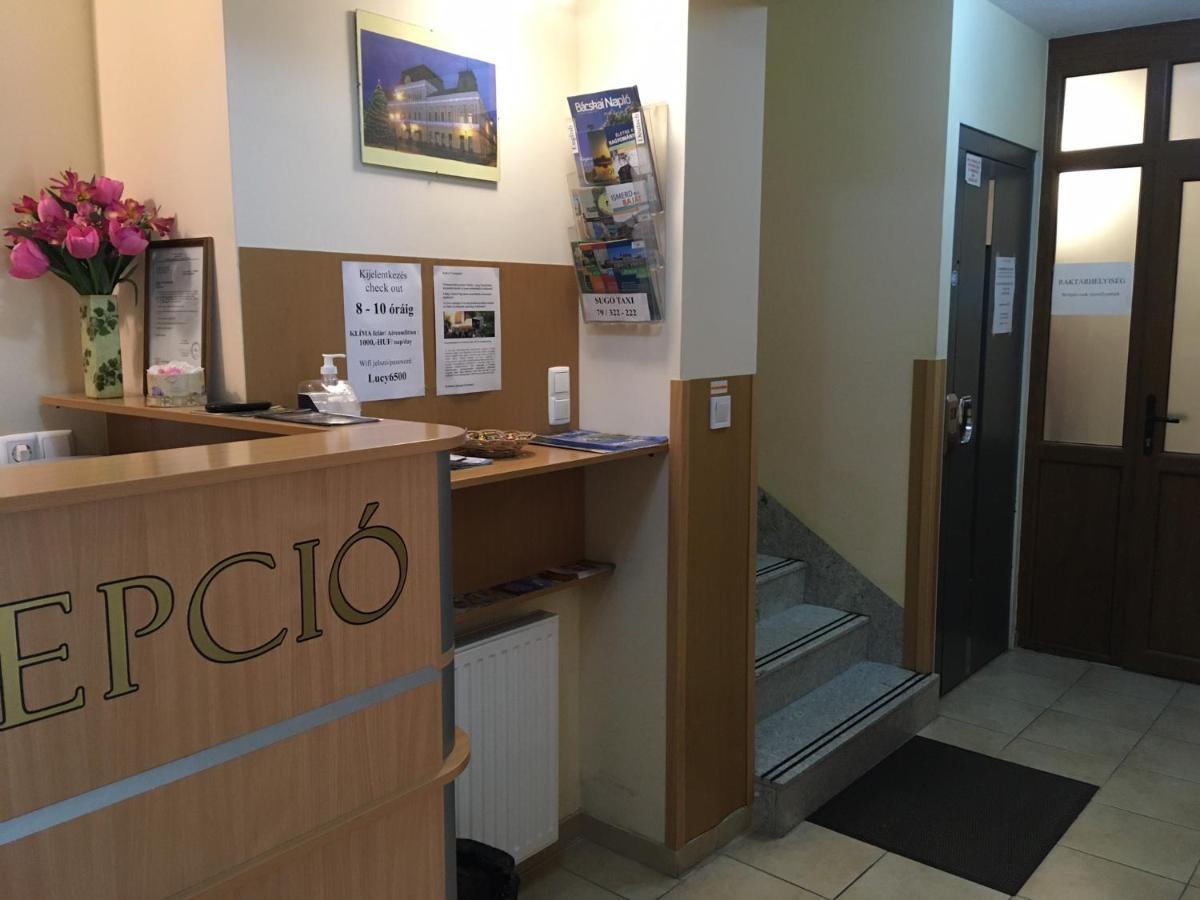Foter Panzio Hotel Baja Ngoại thất bức ảnh