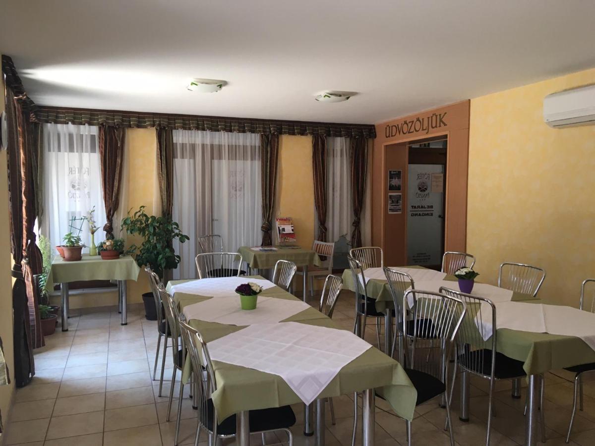 Foter Panzio Hotel Baja Ngoại thất bức ảnh