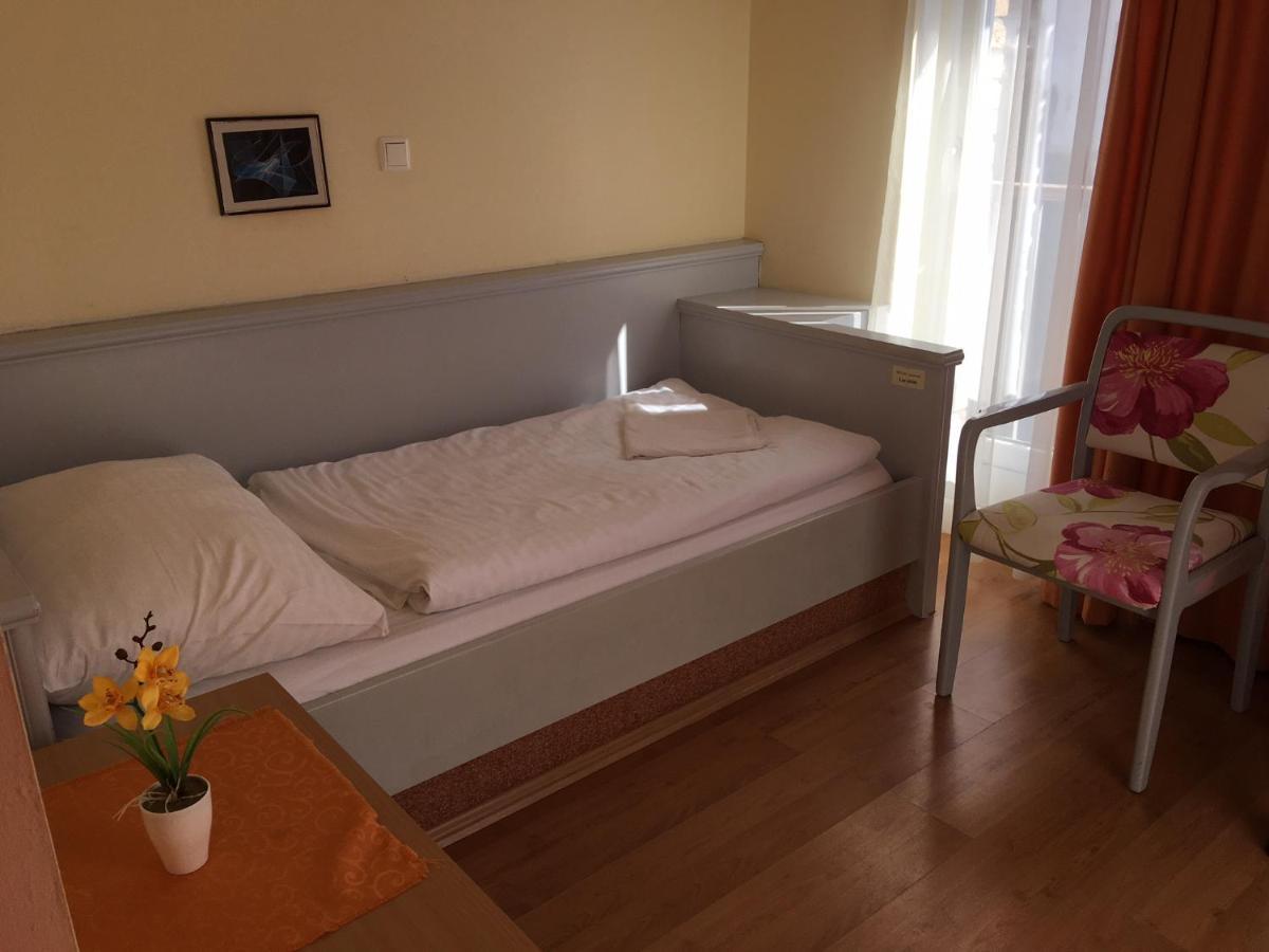 Foter Panzio Hotel Baja Ngoại thất bức ảnh