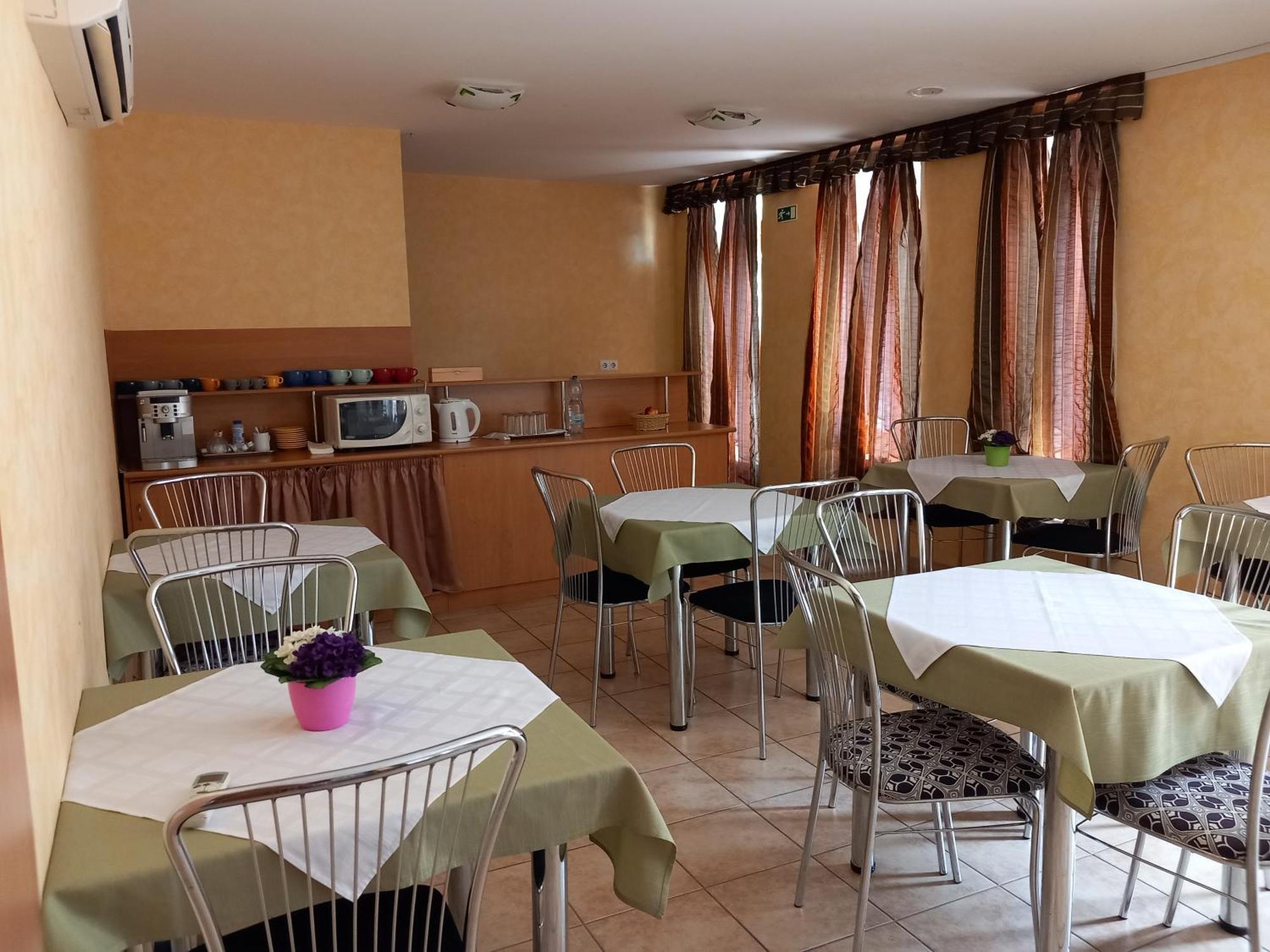 Foter Panzio Hotel Baja Ngoại thất bức ảnh