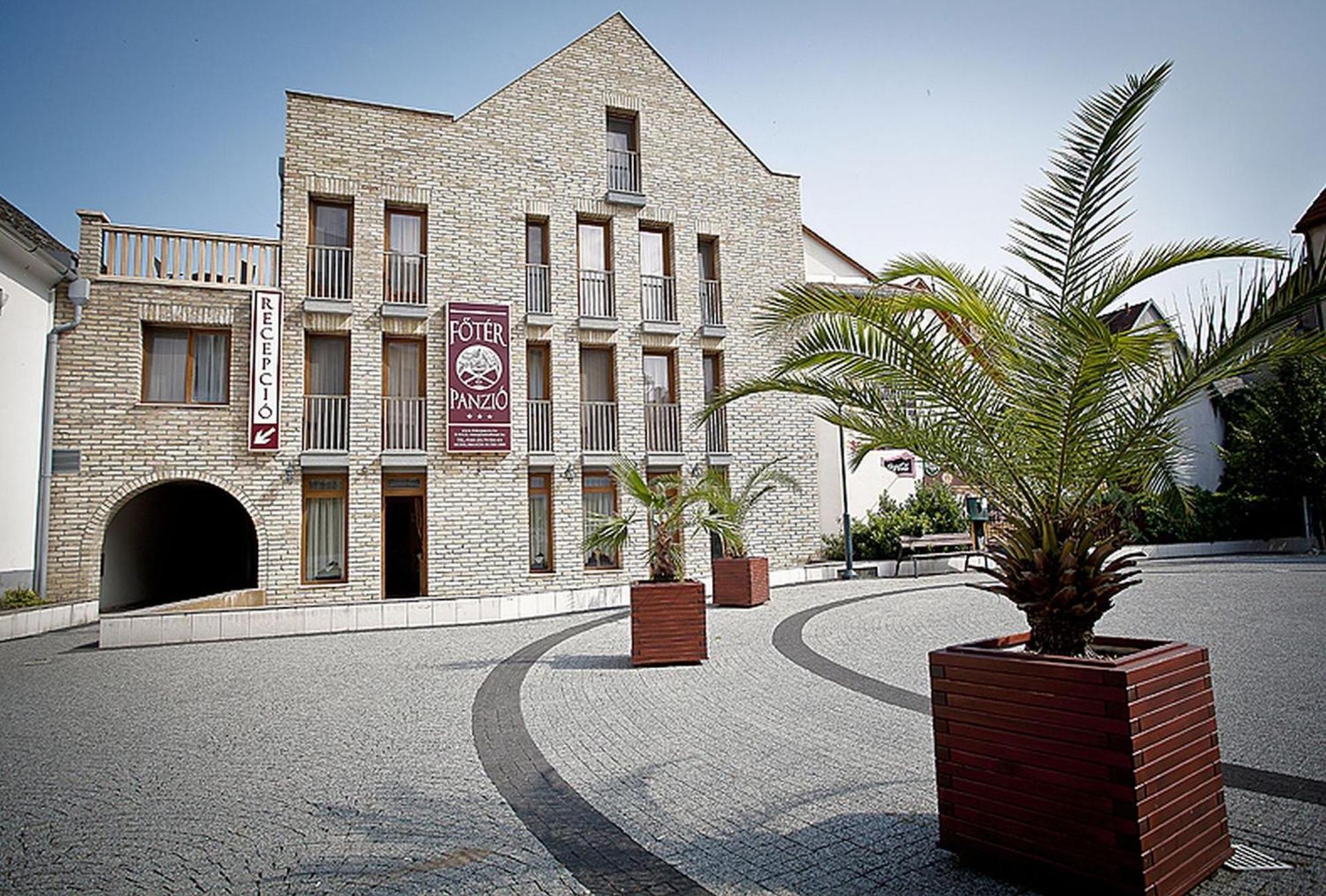 Foter Panzio Hotel Baja Ngoại thất bức ảnh